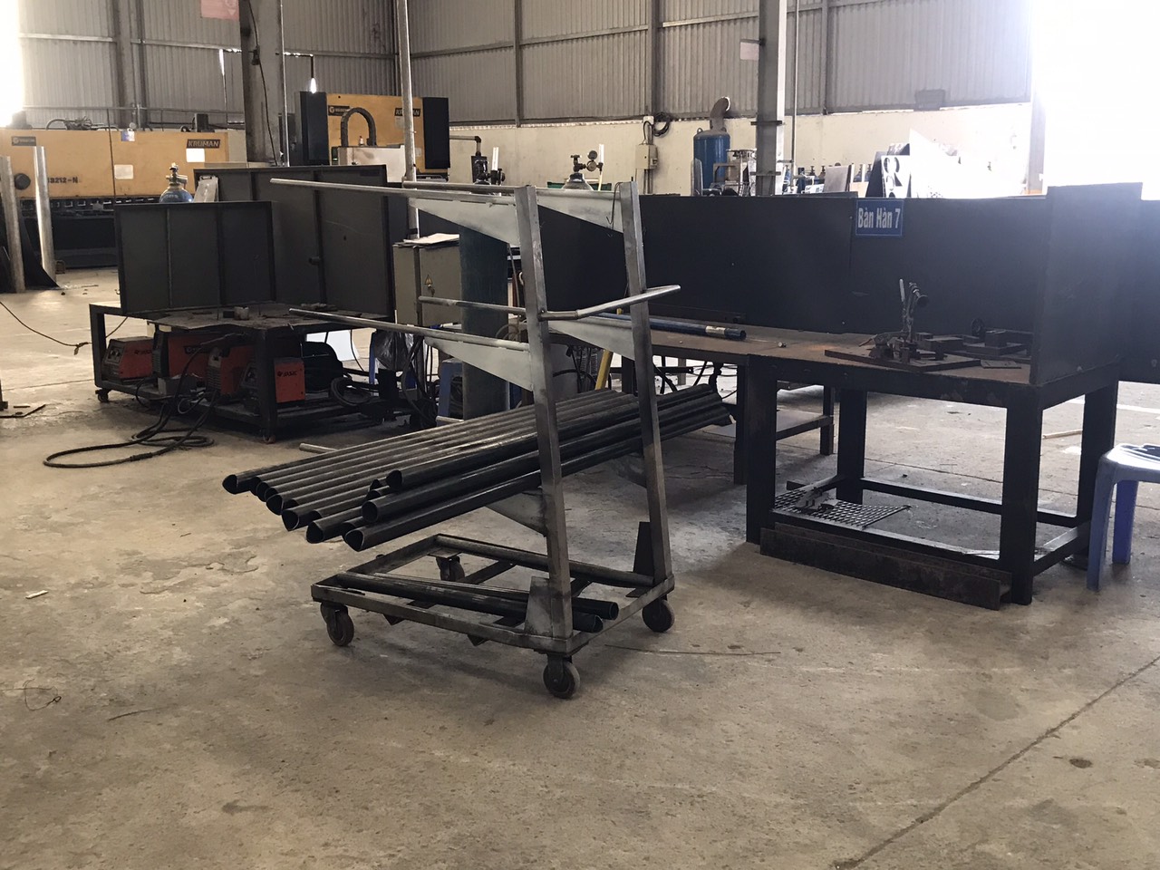 welding table.jpg